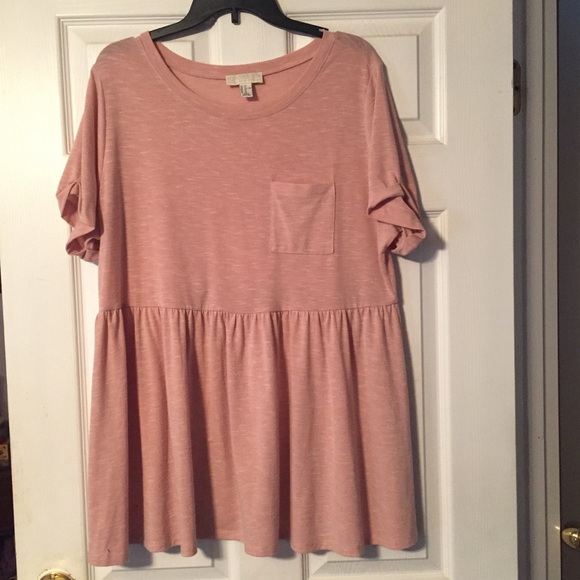 Forever 21 Tops - Blush pink tee